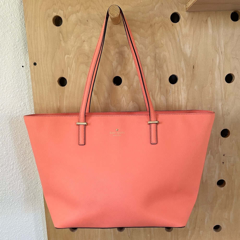 Peach Kate Spade Cedar Street Mini Harmony
Shoulder Bag with Dust Bag
